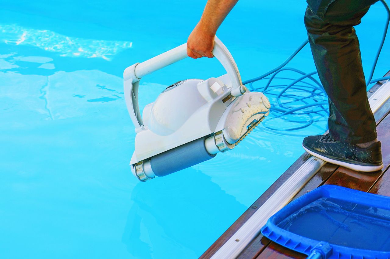 mantenimiento piscina - IP (1) | ABC24 Noticias