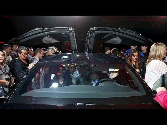 De-Cerca-con-Elon-Musk-Visionario-detras-del-Tesla-Model-X | ABC24 Noticias De Cerca con Elon Musk: Visionario detrás del Tesla Model X