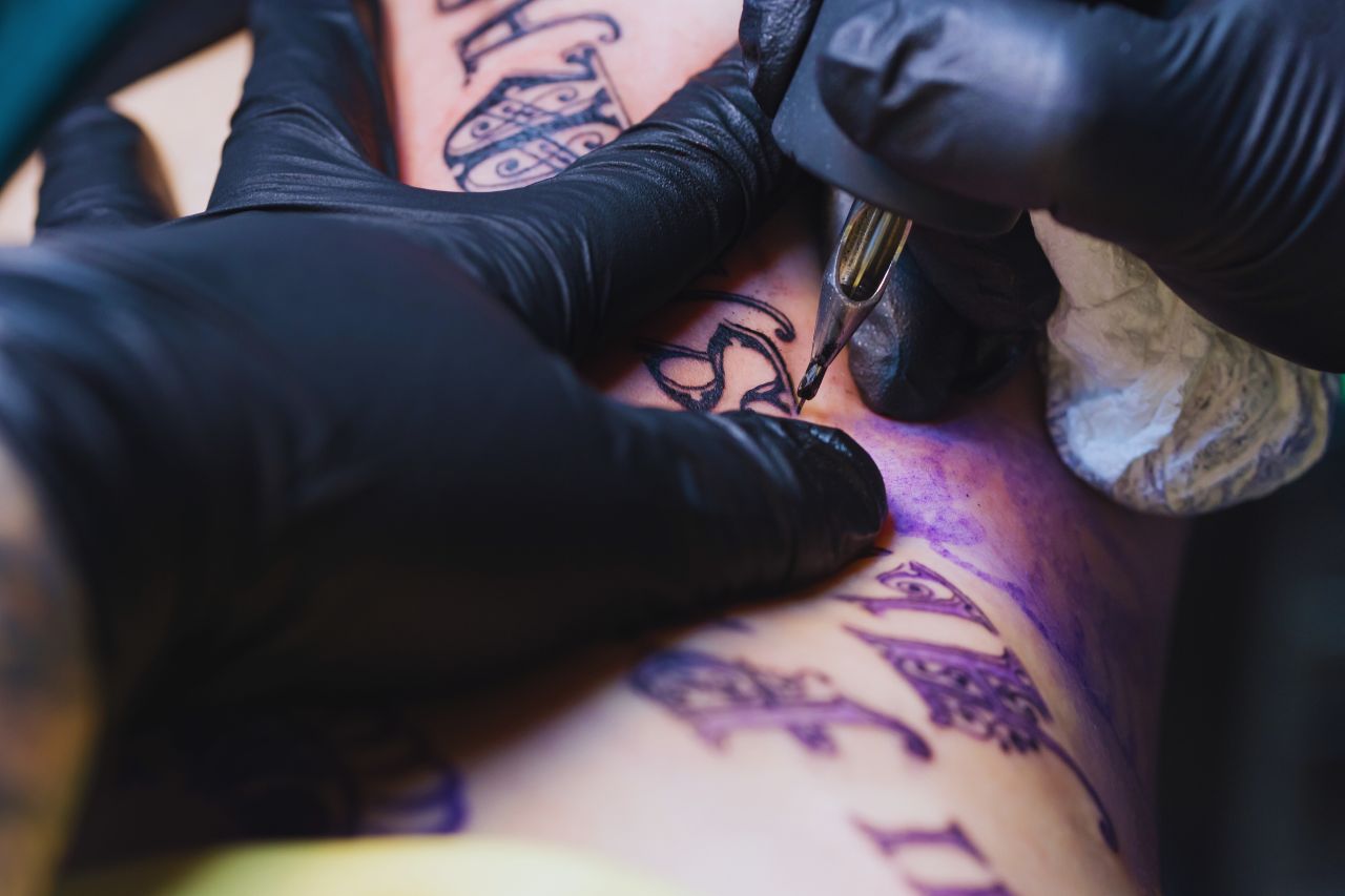 piercing y tatuajes - IP | ABC24 Noticias