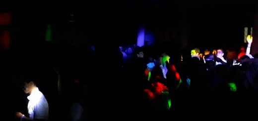 Bares con ambiente festivo y música en vivo en Madrid